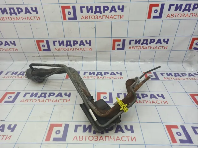 Горловина топливного бака Toyota Auris (E150) 7720112640. Коррозия.