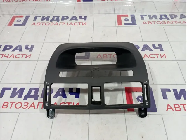 Накладка на торпедо центральная Toyota Avensis (T250) 55404-05020