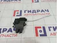 Замок багажника Toyota Avensis (T250) 64600-05011
