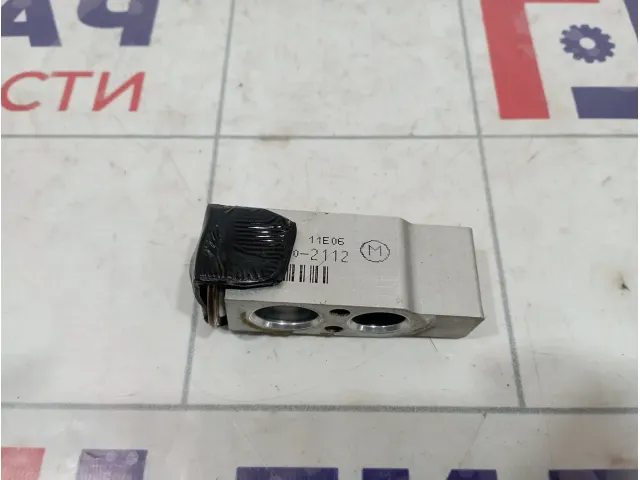 Клапан кондиционера Toyota Avensis (T250) 88515-21040
