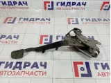 Педаль сцепления Toyota Avensis (T250) 31301-05070