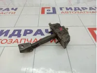 Ограничитель передней двери Toyota Avensis (T250) 68610-05040