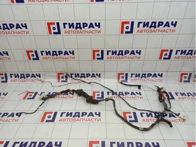 Проводка двери передней левой Toyota Avensis (T250) 82152-05480