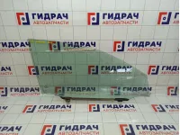 Стекло двери передней правой Toyota Avensis (T250) 68101-05030