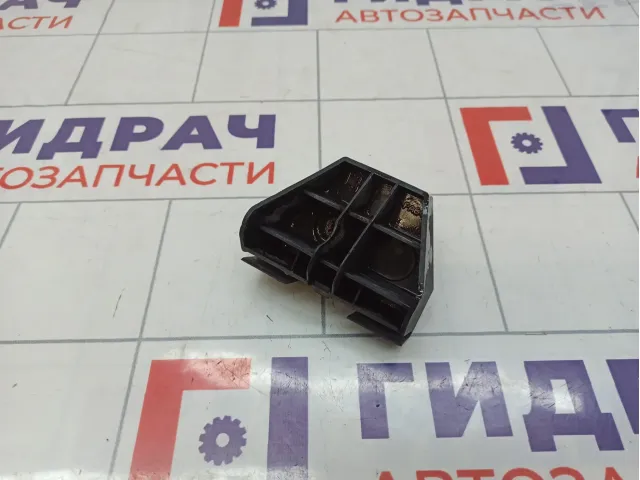 Кронштейн заднего бампера левый Toyota Avensis (T250) 52563-05010