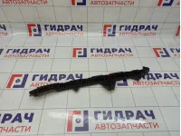 Направляющая заднего бампера левая Toyota Avensis (T250) 52576-05030
