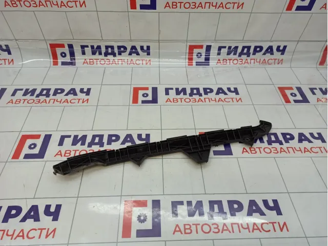 Направляющая заднего бампера левая Toyota Avensis (T250) 52576-05030