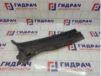 Решетка стеклоочистителя правая Toyota Avensis (T250) 55781-05061