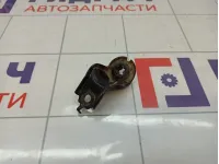 Кронштейн радиатора Toyota Avensis (T250) 16533-22050