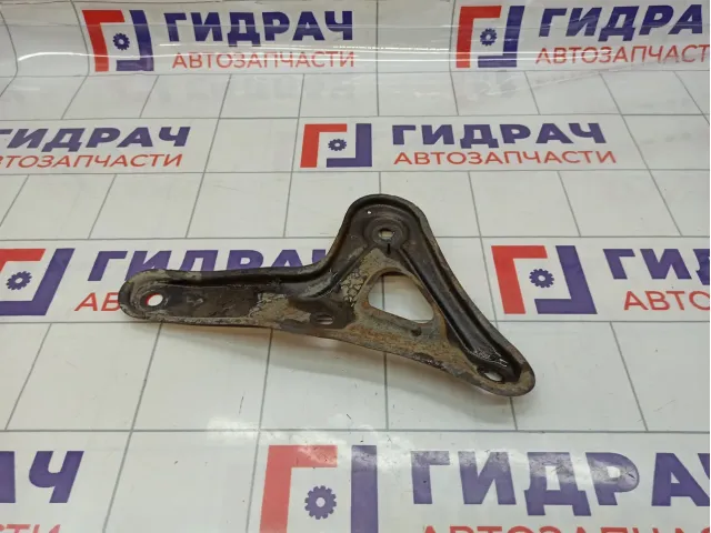 Кронштейн передней балки левый Toyota Avensis (T250) 52258-05020