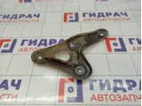 Кронштейн передней балки левый Toyota Avensis (T250) 52258-05020