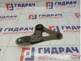 Кронштейн передней балки правый Toyota Avensis (T250) 52257-05020