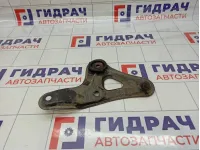 Кронштейн передней балки правый Toyota Avensis (T250) 52257-05020