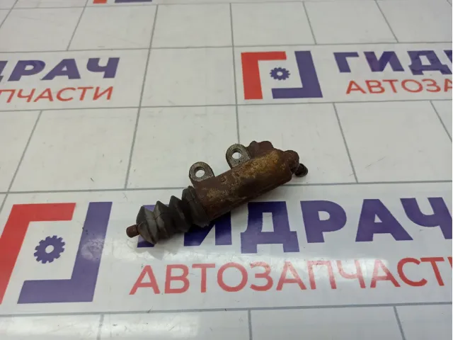 Цилиндр сцепления рабочий Toyota Avensis (T250) 31470-12130