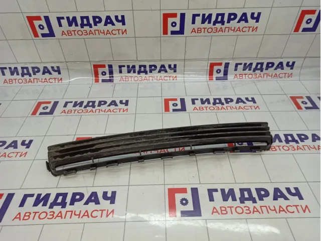 Решетка в бампер центральная Toyota Avensis (T250) 53112-05050