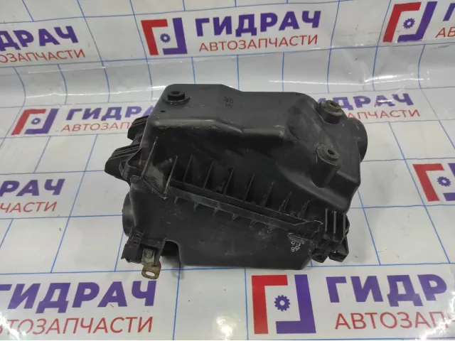 Корпус воздушного фильтра Toyota Avensis (T250) 177050D041.