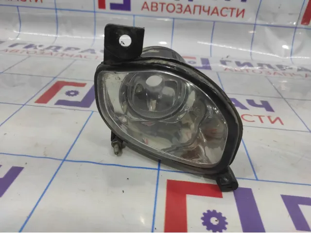 Фара противотуманная правая Toyota Avensis (T250) 8121005060. Аналог.