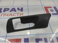 Накладка ручки внутренней Toyota Avensis (T250) 6761605020. Передняя левая.