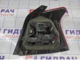 Фонарь задний левый Toyota Avensis (T250) 8156105130. Сломано крепление платы.