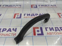 Накладка декоративная Toyota Avensis (T250) 8281705350. Правая на петлю багажника.
