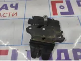 Замок багажника Toyota Avensis (T250) 6460005011. Дефект. Сломан кожух.