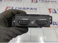 Кнопка обогрева сидений Toyota Avensis (T250) 8475105030.