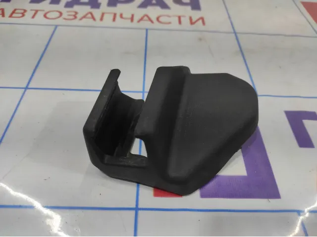Заглушка крепления сиденья Toyota Avensis (T250) 7213705030.