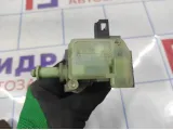 Активатор замка крышки бензобака Toyota Avensis (T250) 7703005010.