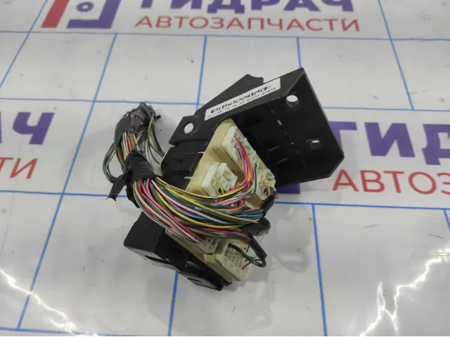 Блок предохранителей Toyota Avensis (T250) 8273405030. Салонный.