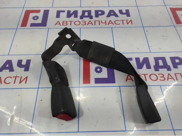 Ответная часть ремня безопасности Toyota Avensis (T250) 7348005042. Задняя левая.