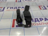 Ответная часть ремня безопасности Toyota Avensis (T250) 7348005042. Задняя левая.