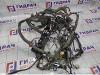 Проводка (коса) подкапотная Toyota Avensis (T250) 8211105A21. С блоками предохранителей.