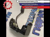 Педаль газа Toyota Avensis 2008