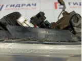 Фара правая Toyota Avensis 8113005240