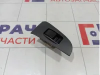 Кнопка стеклоподъемника заднего правого Toyota Avensis 8481005050