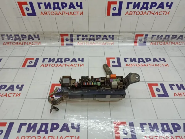 Блок предохранителей Toyota Avensis 8274105030