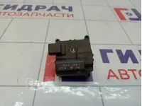 Моторчик заслонки отопителя (печки) Toyota Avensis