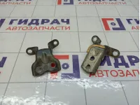 Петли двери передней правой Toyota Avensis
