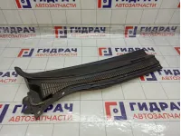 Решетка под лобовое стекло (Жабо) правая Toyota Avensis 5578105061