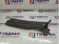 Решетка под лобовое стекло (Жабо) левая Toyota Avensis 5578205041