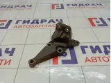 Кронштейн двигателя правый Toyota Avensis 123150D040