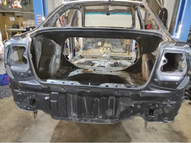 Панель задняя Toyota Avensis (T250) .
