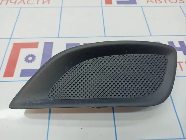 Заглушка бампера левая Toyota Avensis (T250) 52128-05060.