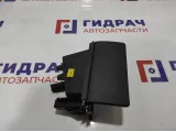 Ящик центальной консоли Toyota Avensis (T250) 5891905010B0. Не фиксируется.