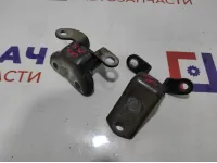 Петли двери задней правой Toyota Avensis (T250) . Комплект.