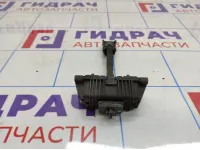 Ограничитель двери задний правый Toyota Avensis (T250) 68630-05040.