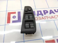 Блок управления стеклоподъемниками Toyota Avensis (T250) 84820-05100. Потертость.