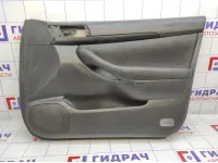 Обшивка двери передней правой Toyota Avensis (T250) 67610-05620-B0. Дефект.
