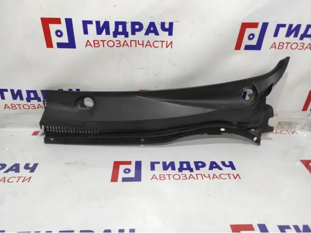 Решетка под лобовое стекло левая Toyota Avensis (T250) 55782-05041.