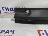 Решетка под лобовое стекло левая Toyota Avensis (T250) 55782-05041.